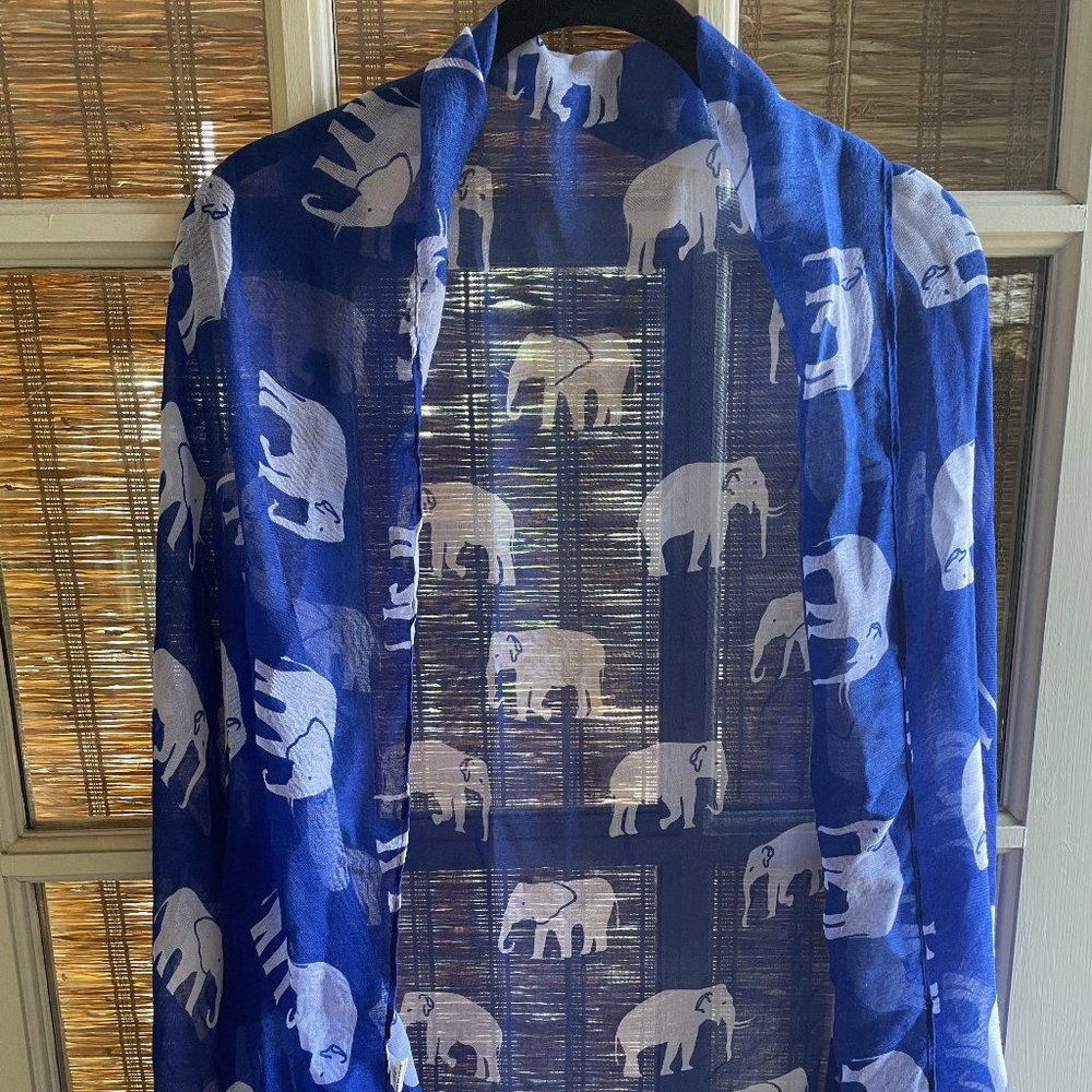 V28 Elephant Scarf